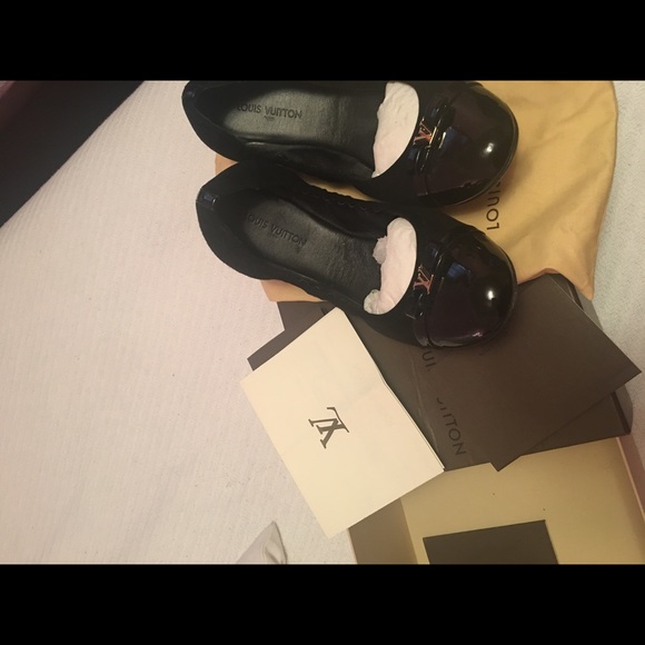 Louis Vuitton shoes - Picture 2 of 5